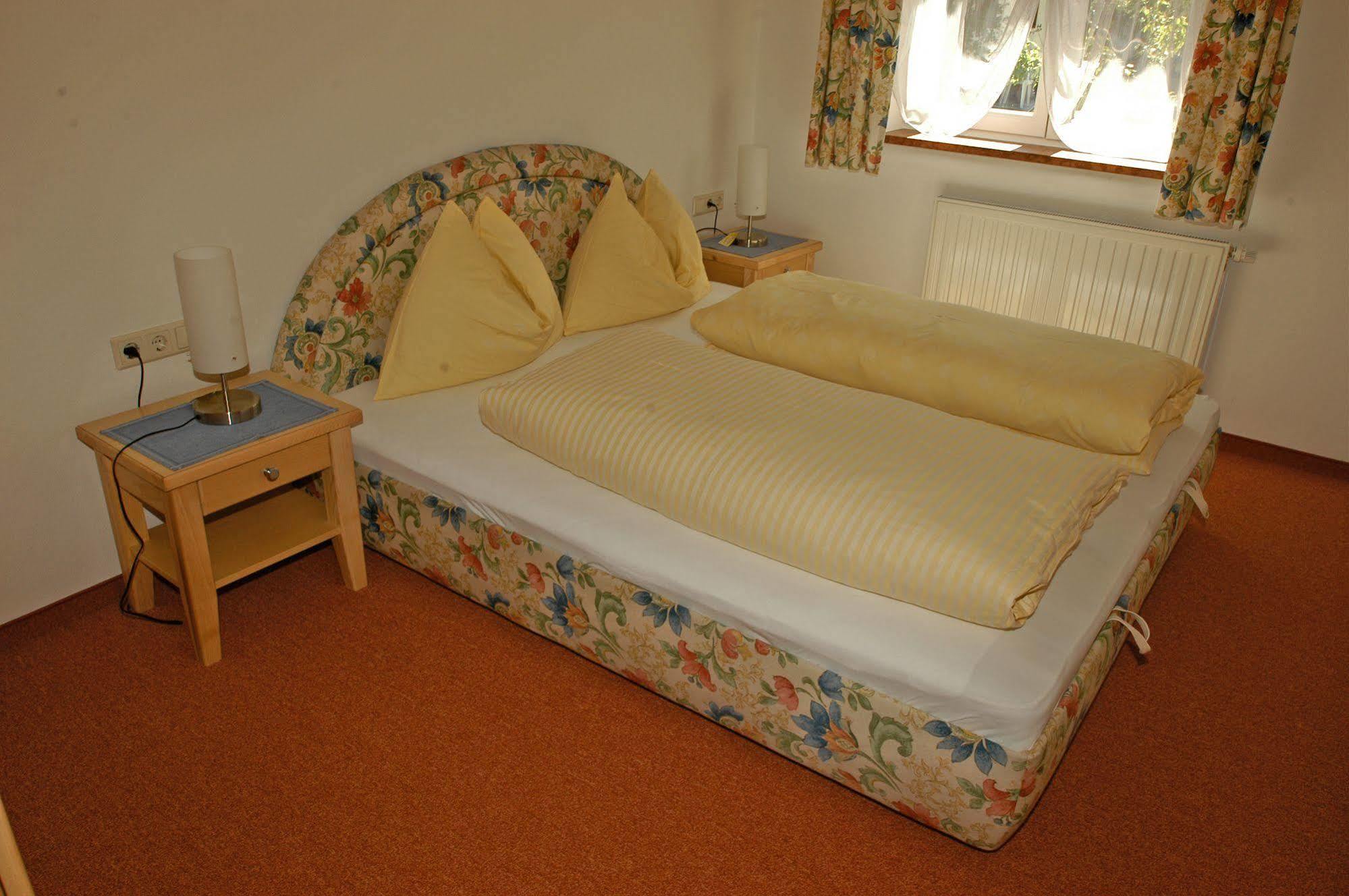 Haus Katharina, Summercard Included Kaprun Exterior foto
